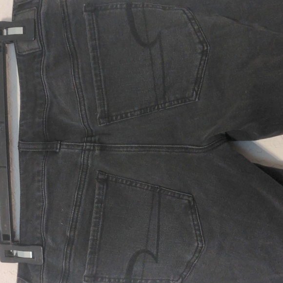 American Eagle Outfitters Women's Distressed Super Stretch Black Jeans. Size 8 R - Picture 9 of 12